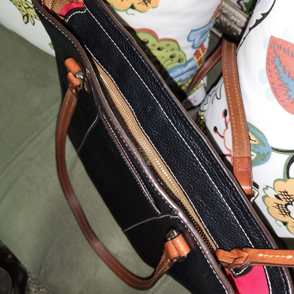 Dooney & Bourke Black Leather Tote Bag - Picture 5 of 8